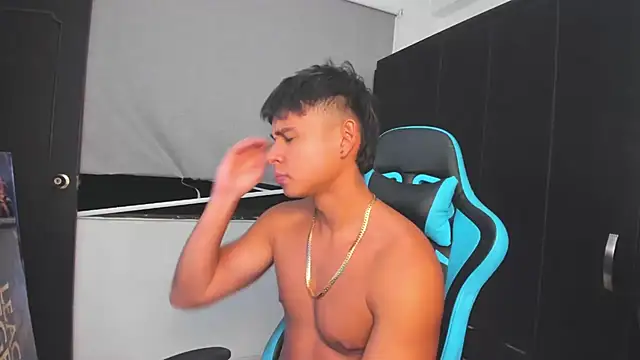 Bray_Kevin live sex cam