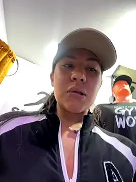 kim_monti live sex cam