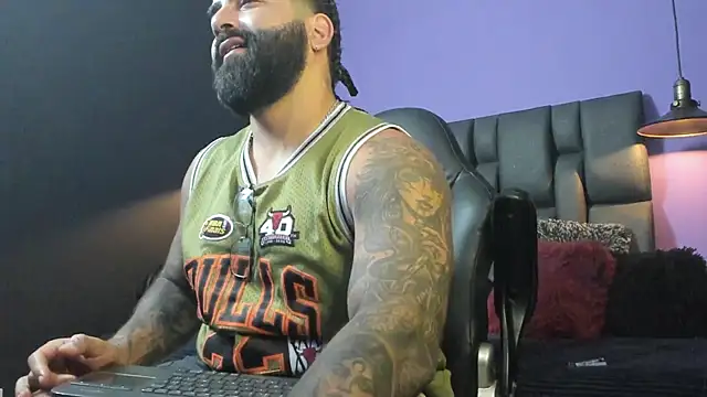 Lyon_vach live sex cam