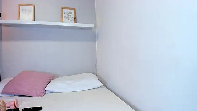 LANA-JONNES live sex cam