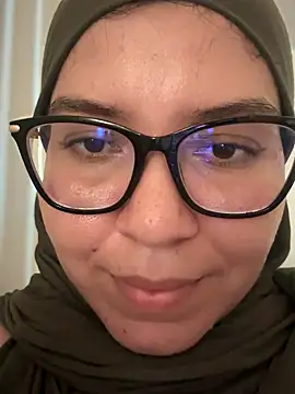 MatchedEyebrow live sex cam