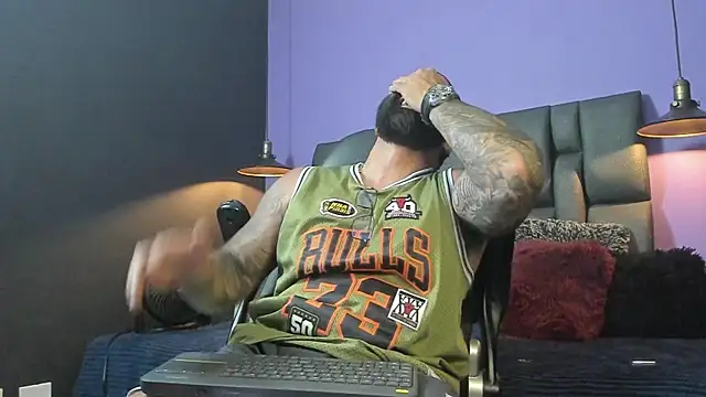 Lyon_vach live sex cam