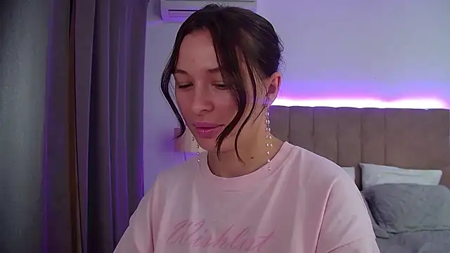 AlexandraBloom's cam snapshot