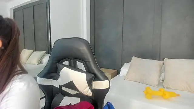 sophia_martinezz_'s cam snapshot