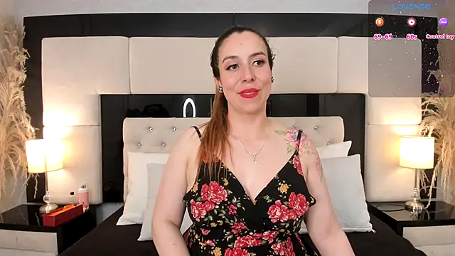 CarlaRossi_'s cam snapshot