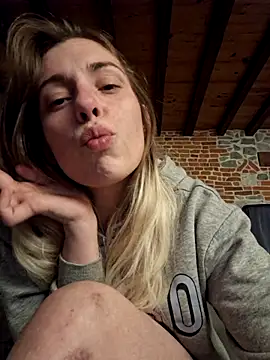 SexyAlya's cam snapshot