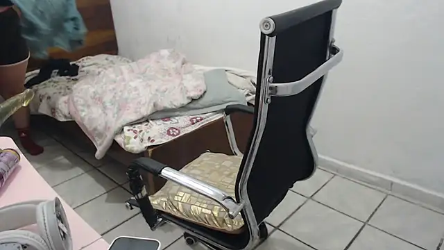 isanhaiaka's cam snapshot