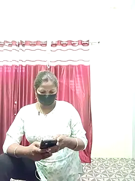 School_medam's cam snapshot