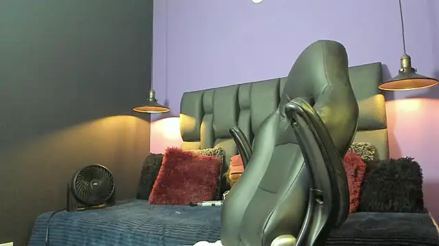 Lyon_vach live sex cam