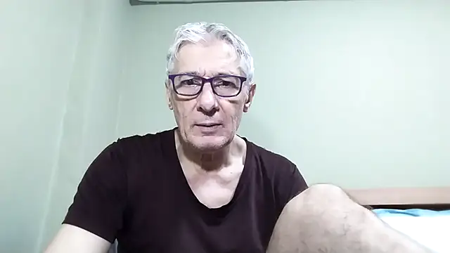 BIGUNCUTHARDCOCK live sex cam