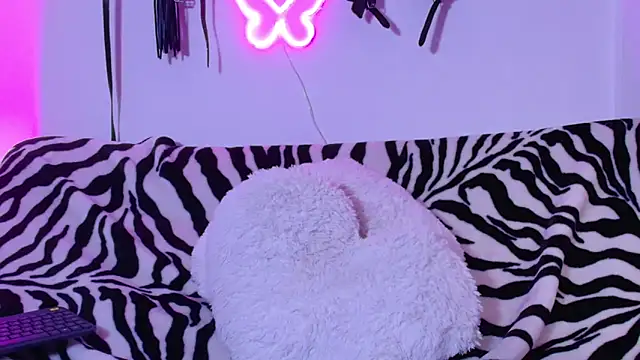 ItsMimi__'s cam snapshot