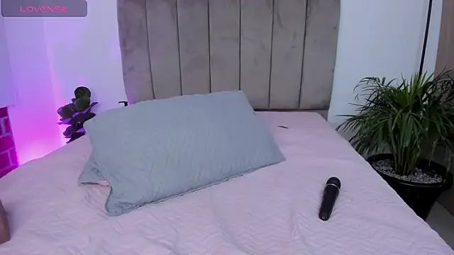 Niicoleta's cam snapshot