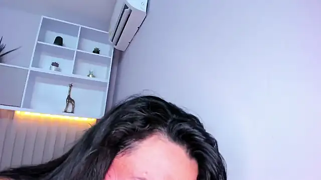 dahianthompson live sex cam