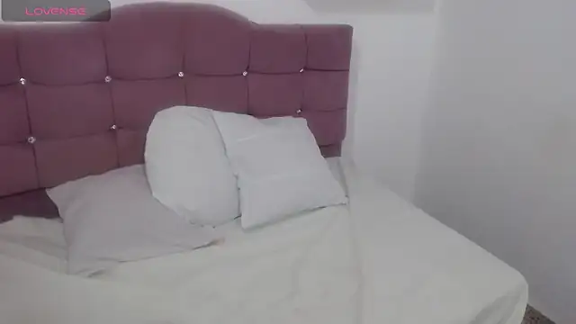 NiaOlsson_'s cam snapshot