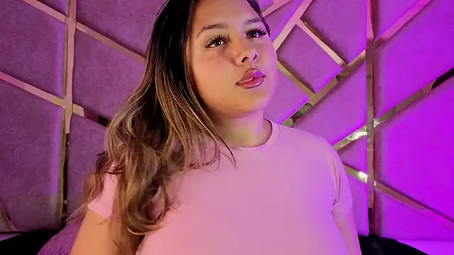 Zafiro_claire's cam snapshot