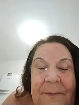 Yaya_Mineira live sex cam