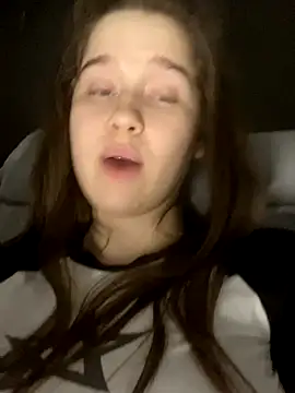 HornyGirlH live sex cam