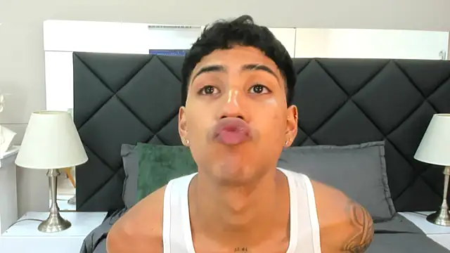 Denis_Carpenter live sex cam