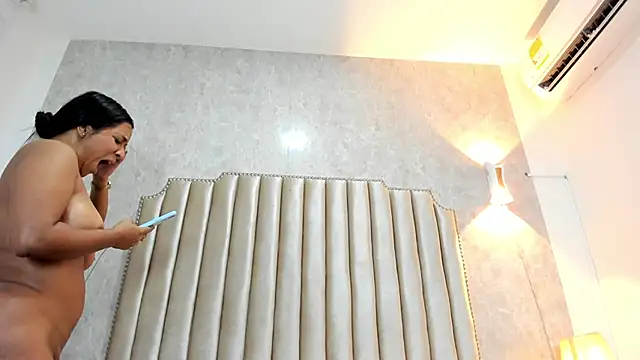 ArissDeLuna's cam snapshot