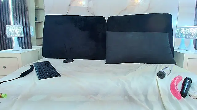 MayaBaker's cam snapshot