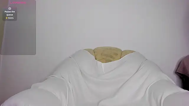 HoneyHug__'s cam snapshot