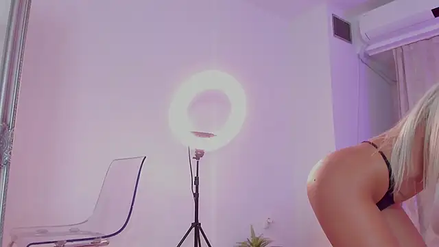 AprilHadid's cam snapshot