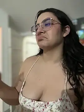 Lia_flowers's cam snapshot