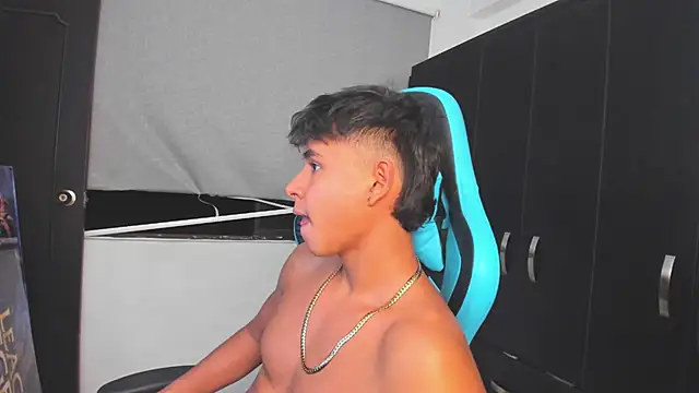 Bray_Kevin live sex cam