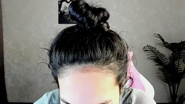 FlirtyAura live sex cam