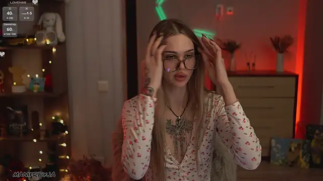 ManiFreyja's cam snapshot