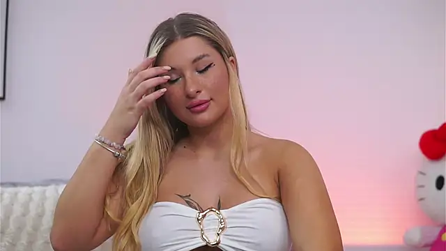 AvaShayy's cam snapshot