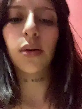 Alicecow20_UwU's cam snapshot