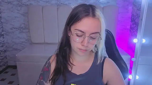 Hela_v's cam snapshot