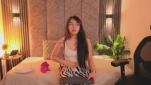 1Anya's cam snapshot