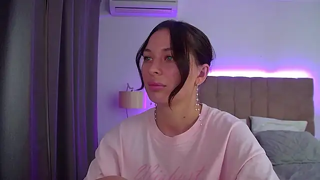 AlexandraBloom's cam snapshot