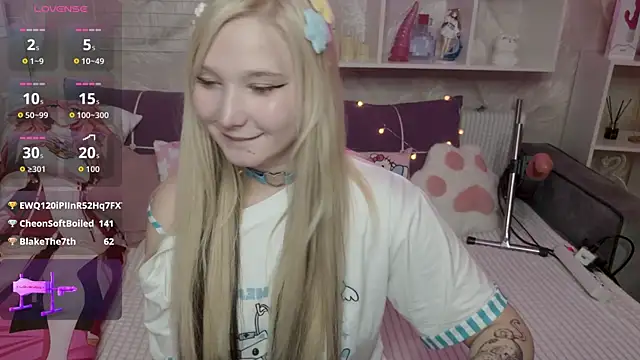 MeowkaKitty's cam snapshot