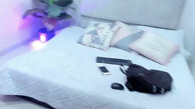 Shelsyissy live sex cam