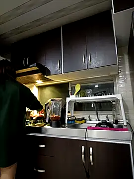 Lesly_10-'s cam snapshot