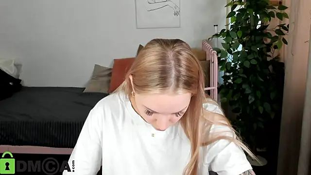 Carol__Cox's cam snapshot