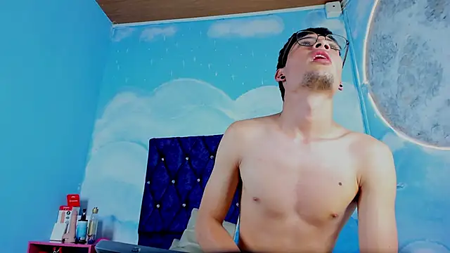 Laylaa_and_Logan's cam snapshot