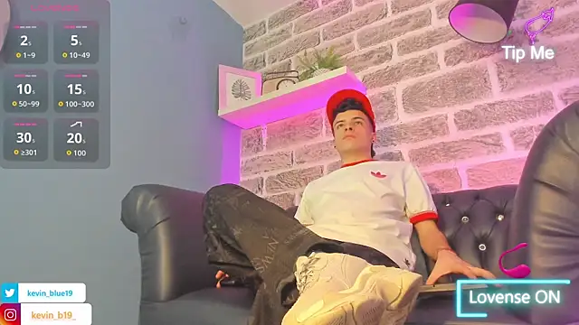 kevinn_blue1's cam snapshot