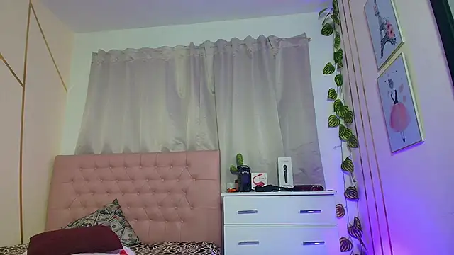 Lulu_swarts live sex cam