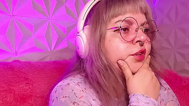 Satyn_doll live sex cam