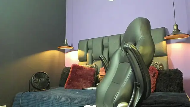 Lyon_vach live sex cam