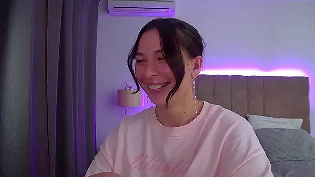 AlexandraBloom's cam snapshot