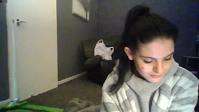 Camwithchlox live sex cam