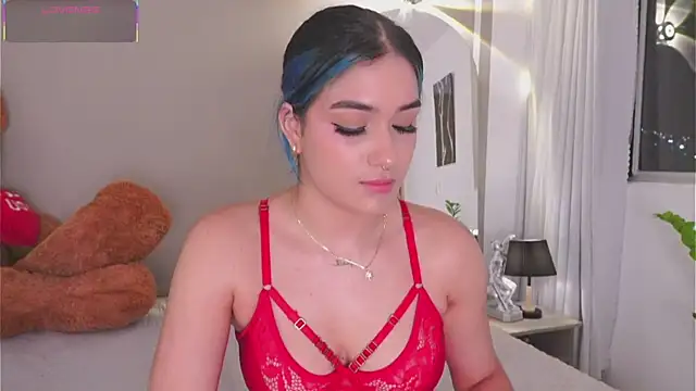 AnnyHizzle live sex cam