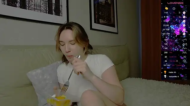 Holly_Molii's cam snapshot