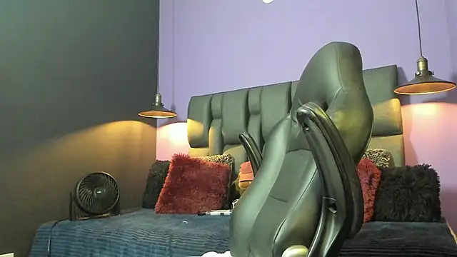 Lyon_vach live sex cam