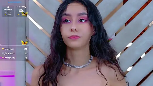 Sarah-Grace's cam snapshot